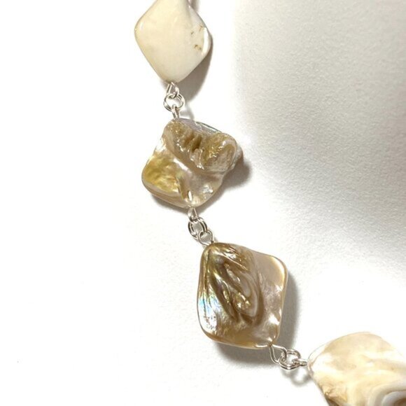 Irregular Mother of Pearl Shell Beaded Adjustable Necklace - Picture 8 of 11